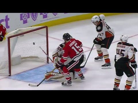 Video: Blackhawks' Anisimov tips puck out of mid air past Ducks' Gibson