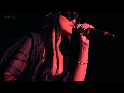 Jay-Z feat Rihanna - Run This Town (Live at Hackney 23.06.2012) HD