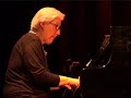 intakt records presents:

jubilee concert

les diaboliques
ir�ne schweizer
maggie nicols
jo�lle leandre

all alone (irvig berlin/lyrics m. nicols)

a dingo and fox film
recorded at jazzclub moods, zurich, march 3, 2006 at the intakt-jubilee-festival (20 years intakt records)
cameras: j�rg and marianne rufer
audio engineer: willy strehler, klangdach
editing and dvd-production: j�rg rufer
produced and published by intakt records, patrik landolt

�2006, intakt records
www.intaktrec.ch