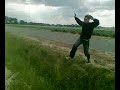 Palasz skacze przez rowa:)