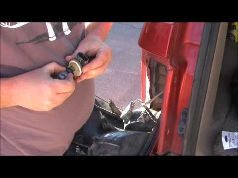 2002 Ford Explorer Rear Turn Signal / Brake Light Repair