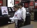 Ashley de compras en Verizon 3/9/08
