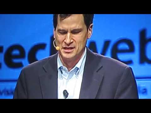 David Pogue Parodies Britney Spears With “Apps!…I Did It Again”
