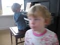 Bij oma aan de pianola Bij oma aan de pianola