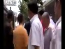 杨佳案上海第二中级人民法院一审判决旁听后街头采访视频(二)