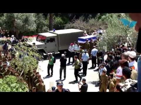 Lone soldier is not alone -- 30,000 honor Max Steinberg at funeral