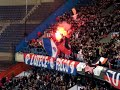 a quelques secondes du coup denvoi de la rencontre psg-toulouse, le parc des princes plonge dans le silence. joueurs et supporters du psg rendent hommage � alexander marginal, disparu dans un accident de la circulation au retour du d�placement � marseille.

a loccasion de la r�ception de toulouse, le parc des princes a rendu hommage � lun de ses fid�les supporters disparu trois jours plus t�t dans un accident de la route, au retour de la victoire � marseille. � repose en paix alexander �, peut-on lire sur une banderole au pied de la tribune g des puissance paris, dont le jeune parisien de 19 ans �tait proche.

cest � cet endroit que le pr�sident charles villeneuve et le capitaine claude makelele d�posent une gerbe de fleurs en sa m�moire, avant que lensemble des joueurs se regroupent face � la tribune pour respecter une minute de silence et communier avec les 41 000 spectateurs du parc des princes. durant toute la rencontre, les joueurs ont �galement port� un brassard noir.

ce soir le parc des princes � chant� pour toi !

rip alex'