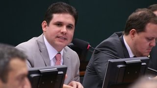 Hugo Motta dá parecer favorável a 'PEC da vaquejada'