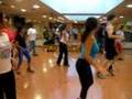 La gente de Miraflores tambien baila la colales