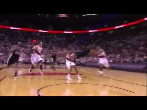 Elliot Williams throws it down on the Spurs