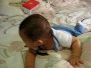 bebe gateando 2