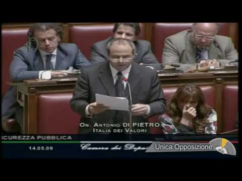 Governo fascista, xenofobo, razzista e piduista