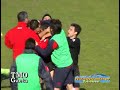 Ancora penalizzato da un incredibile arbitraggio il Gaeta perde altri due punti nella rincorsa alla Cynthia Genzano e alla Lupa Frascati. Stavolta il capolavoro viene compiuto da ASCIONE di Torre Annunziata che non concede un rigore clamoroso a 10 minuti dalla fine, ammonisce il giocatore atterrato (che era diffidato e sarà squalificato) ed espelle l'allenatore!!! Inoltre, l'Assistente AGOSTINI di Frosinone, annulla un gol al bomber Santucci tenuto in gioco da ben tre avversari! Incapacità totale o malafede? Per favore, ASCIONE e AGOSTINI, trovatevi un altro passatempo. Prima della partita, infine, negli spogliatoi viene notata la presenza di un Dirigente della Lupa Frascati intrattenersi con la squadra locale, con i Dirigenti e la terna arbitrale. Altro che Moggiopoli......