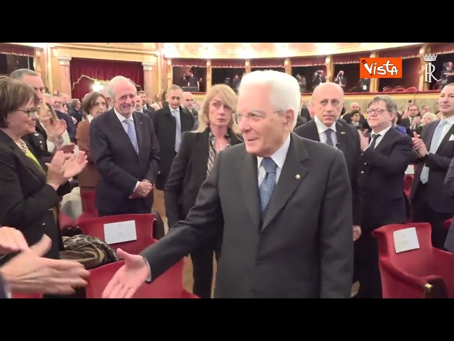 Applausi per Mattarella al Teatro Massimo di Palermo, "Capitale Italiana del Volontariato 2025"