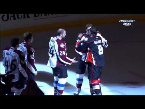 Teemu Selanne named all three stars in last game, takes final lap with Giguere