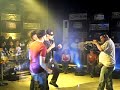 chino y nacho VAGABUNDO DE AMOR-a puerta cerrada