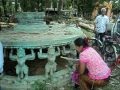 ขุดพบวัตถุโบราณ - YouTube