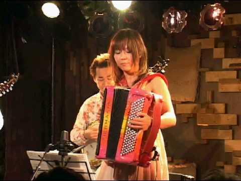 アコーディオン - かとうかなこ(クロマチック アコーディオン) Kanako Kato(Chromatic Accordion) 春の風を呼ぼう(Let's call for the spring breeze) music composed and arranged by Kanako Kato http://www.katok...