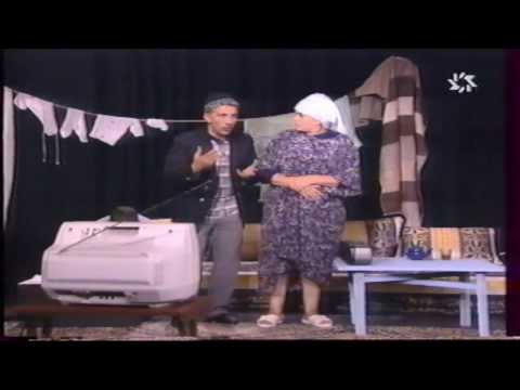 mawakif - Khadija Assad et Azz Saadallah dans la série télévisée présenter par leur troupe Théâtrale '( Théâtre 80 ) sketch Lawlad Fi Stah - Production 2000.