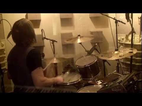 Aquarian - We recently spent some time with Aquarian artist Mike Bennett (Richie Kotzen, Hilary Duff) and guitartist/engineer Dave Wood (Jessie J, Jesse McCartney) at M...