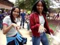 Camila e Priscila com a dança do Dentinho