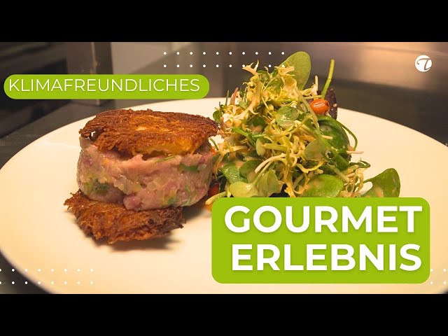 Karpfentartar, Kartoffelpuffer (knusprig) an Vogelbeeren- Wildkräutersalat
