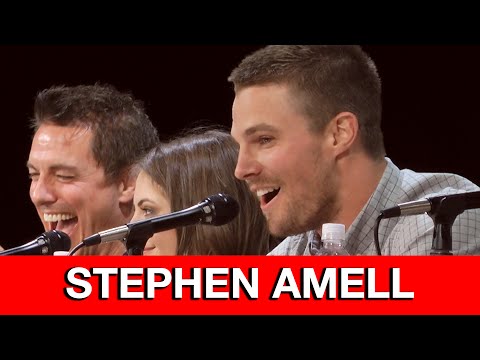 Stephen Amell Does The Arrow Intro Live At SDCC 2014