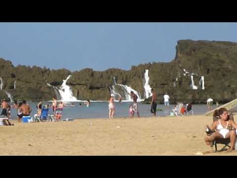 Ondas gigantescas na praia de Puerto Nuevo