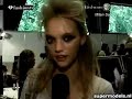 backstage milan fashion week sep 2004 : gemma ward
credit to supermodels.nl