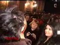 vous trouverez un mini bout de la conference de presse d'hanoi, un nico qui sort avec sa super barbe toute sexy.

http://ninisirkis.skyblog.com