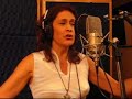 Joanna canta m�sica no cd do Papa