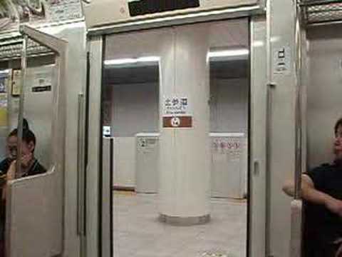 東京メトロ副都心線7128Ｆ　大窓爆弾ドア開扉