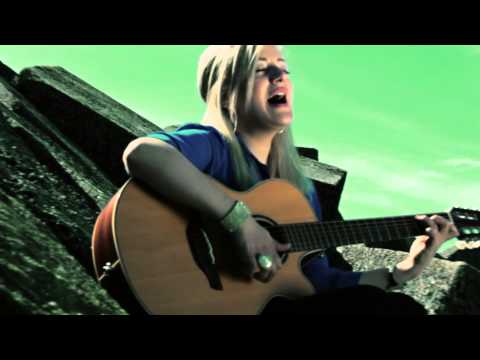 چه عظیم است او – How Great is our God