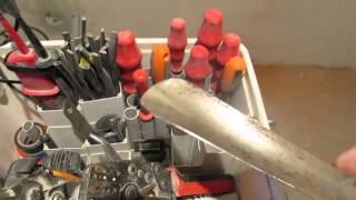 ведро с отвертками