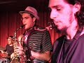 as� comienza jazz lemon casi todos sus conciertos. al menos as� lo comenz� el d�a 18 en alcorc�n