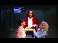 Dolly Parton and the cast of 9 to 5 sing 