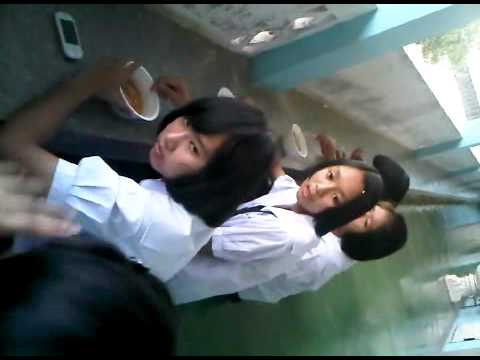 กินมาม่าตอนเรียนพิเศษตอนเย็น.3GP