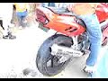 MOTO QUEMANDO LLANTA MOTO QUEMANDO LLANTA