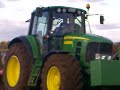 John Deere 7530 beim pflügen John Deere 7530 beim pflügen