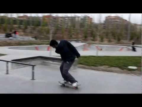 Juten - 2 dias grabando un poco en el sk8park de madrid rio arganzuela legazpi @JutenLegazpi pete rock - hop skip and jump.