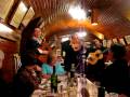 videos de Student Musicians Singing Granada, Gijon Cafe, Madrid