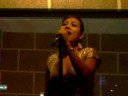 caro cantando
