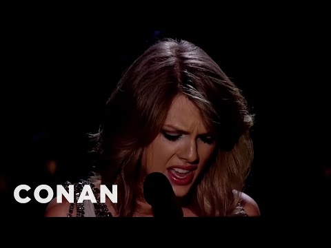 Taylor Swift's Spastic Grammy Head-Banging