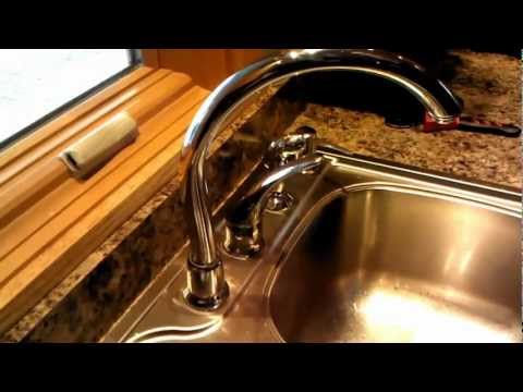 how to fix moen faucet leak