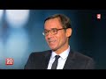 longue s�quence d'auto-promo lundi soir, dans le 20 heures de france 2 pour sa nouvelle �mission 