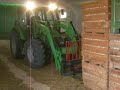 Deutz-Fahr Agrotron 85 cargando palots de ajos