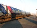 En gare de Nantes, départ du TGV Atlantique rame n°390 ayant reçue un pelliculage spécial en l'honneur de la présidence française de l'Union Européenne de juillet à décembre 2008.