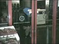 Op 17-06-2010 heeft deze jongeman een poging tot inbraak gedaan bij Texaco Raalte Noord. Wie kent deze persoon?