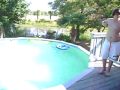 videos de My brother and the pool