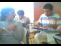 estudiantes del I U B A estudiando